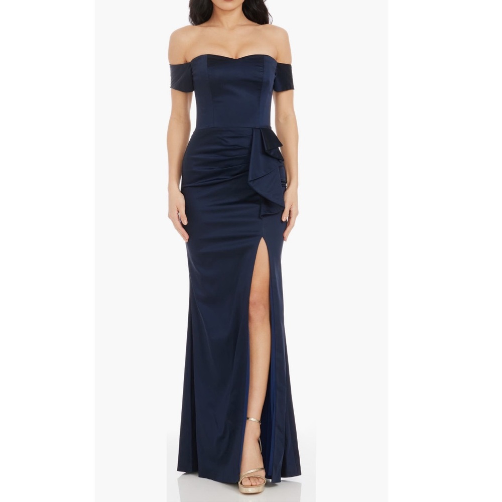Dress The Population Gabrielle Off the Shoulder Satin Gown In Navy - Reemoly
